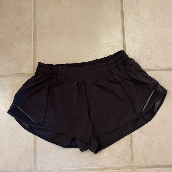 lululemon athletica Pants - Lululemon Hot Hot Shorts